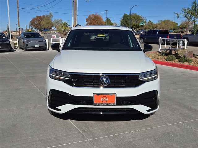 2024 Volkswagen Tiguan SE R-Line Black