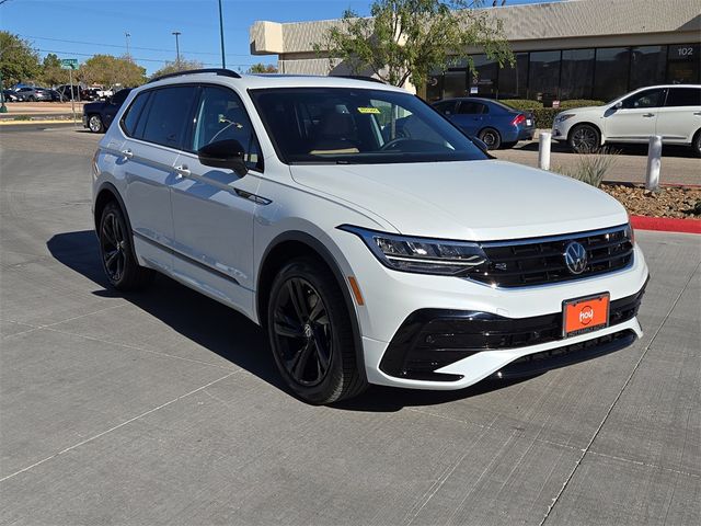 2024 Volkswagen Tiguan SE R-Line Black