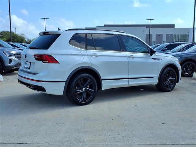 2024 Volkswagen Tiguan/Taos SE R-Line Black