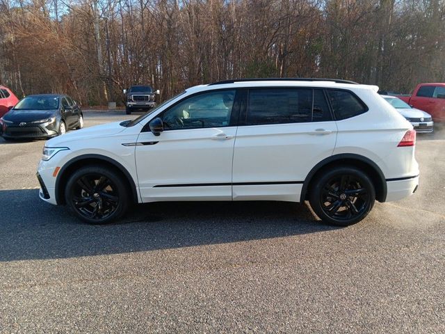 2024 Volkswagen Tiguan SE R-Line Black