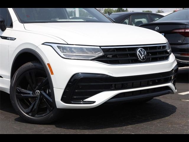 2024 Volkswagen Tiguan SE R-Line Black