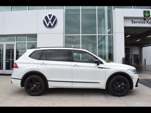 2024 Volkswagen Tiguan SE R-Line Black