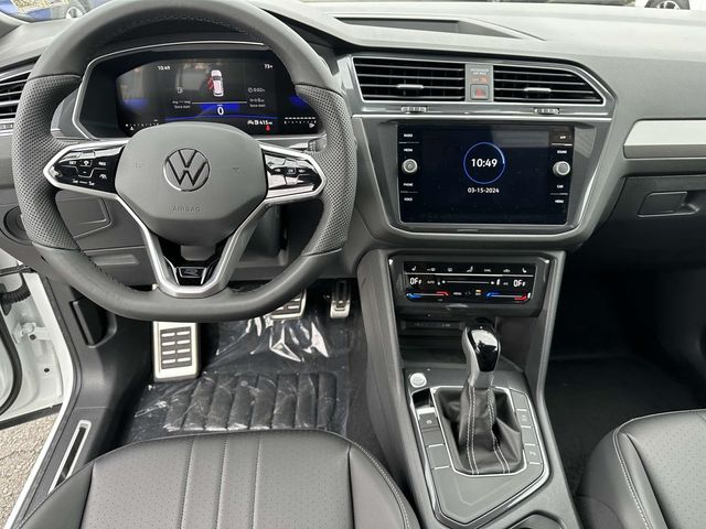 2024 Volkswagen Tiguan SE R-Line Black