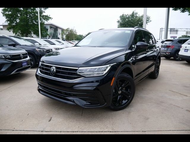 2024 Volkswagen Tiguan SE R-Line Black