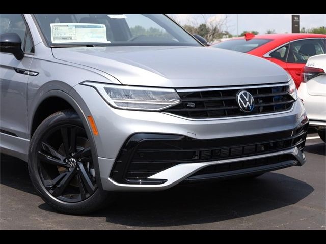 2024 Volkswagen Tiguan SE R-Line Black