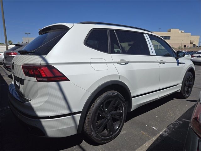 2024 Volkswagen Tiguan SE R-Line Black