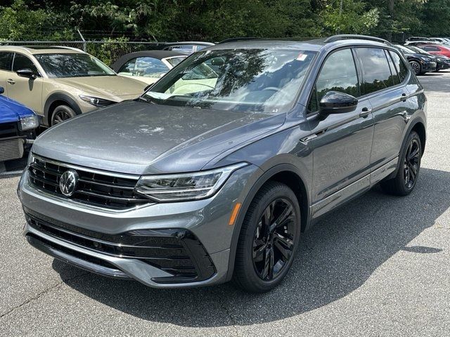 2024 Volkswagen Tiguan SE R-Line Black