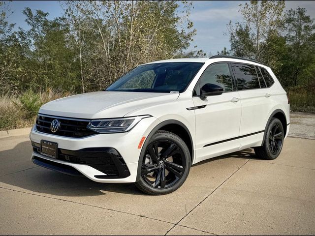 2024 Volkswagen Tiguan SE R-Line Black