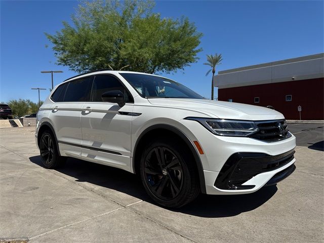 2024 Volkswagen Tiguan SE R-Line Black