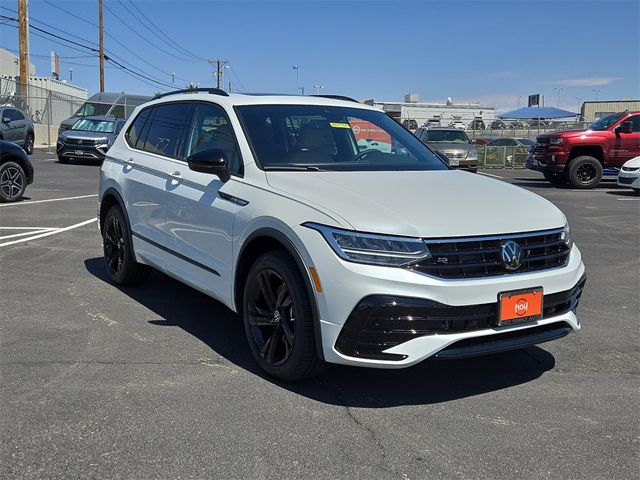 2024 Volkswagen Tiguan SE R-Line Black