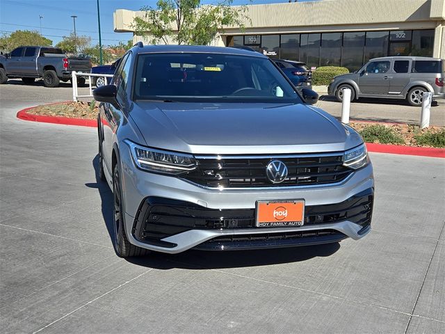 2024 Volkswagen Tiguan SE R-Line Black