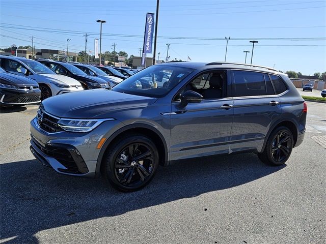 2024 Volkswagen Tiguan/Taos SE R-Line Black