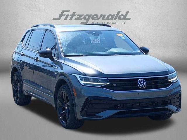 2024 Volkswagen Tiguan SE R-Line Black