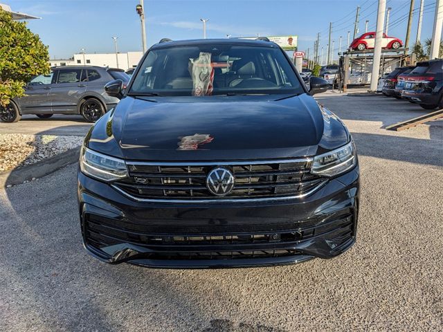 2024 Volkswagen Tiguan SE R-Line Black