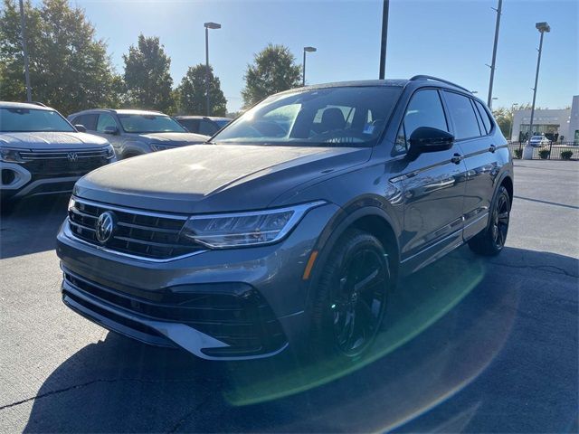 2024 Volkswagen Tiguan SE R-Line Black