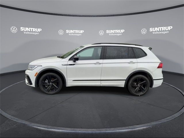 2024 Volkswagen Tiguan SE R-Line Black