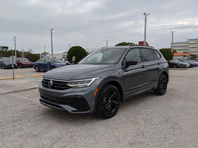 2024 Volkswagen Tiguan SE R-Line Black