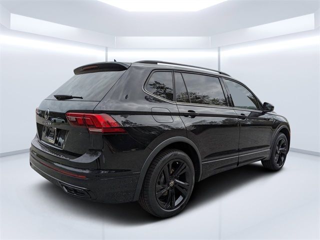 2024 Volkswagen Tiguan SE R-Line Black