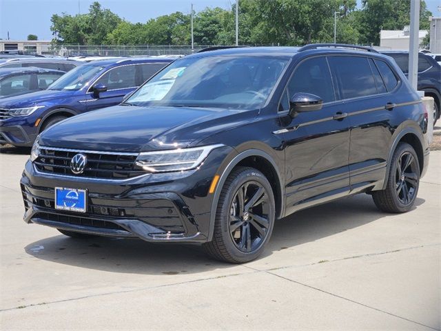 2024 Volkswagen Tiguan SE R-Line Black