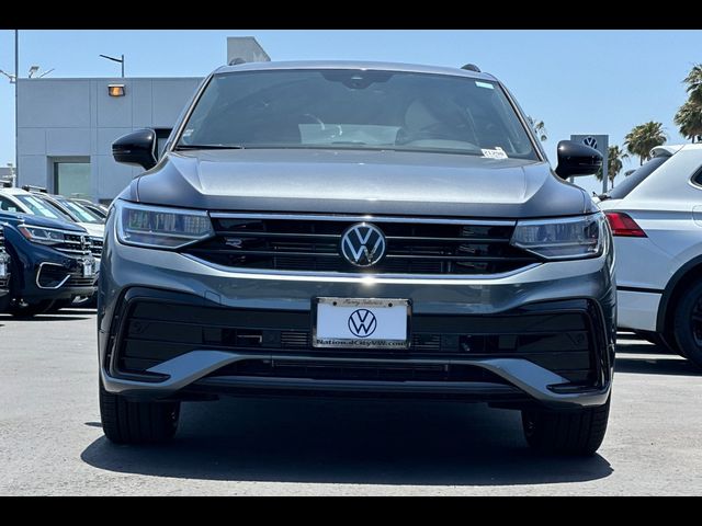 2024 Volkswagen Tiguan SE R-Line Black