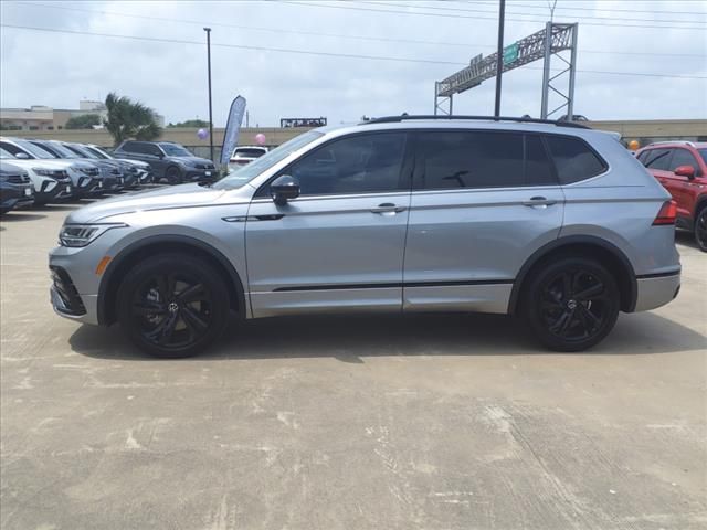 2024 Volkswagen Tiguan SE R-Line Black