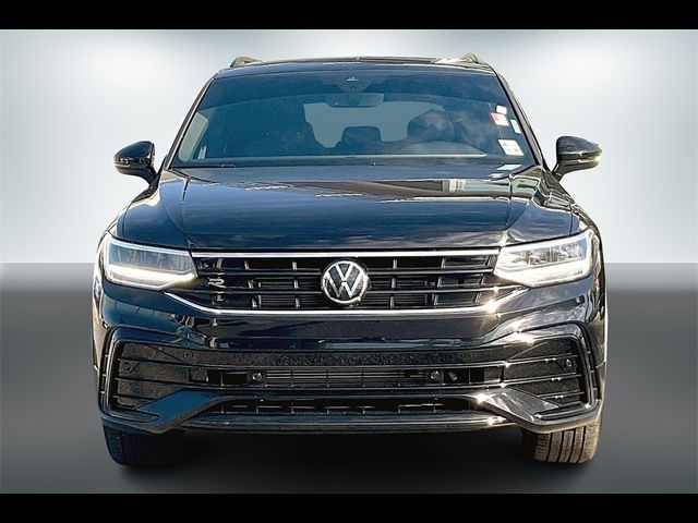 2024 Volkswagen Tiguan SE R-Line Black