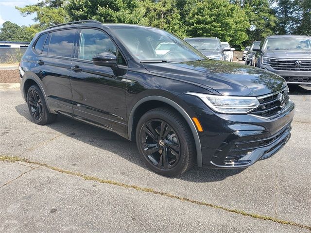 2024 Volkswagen Tiguan SE R-Line Black