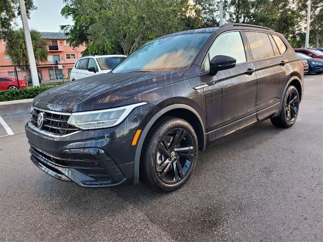 2024 Volkswagen Tiguan SE R-Line Black