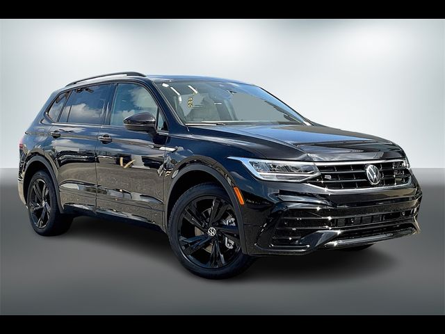 2024 Volkswagen Tiguan SE R-Line Black