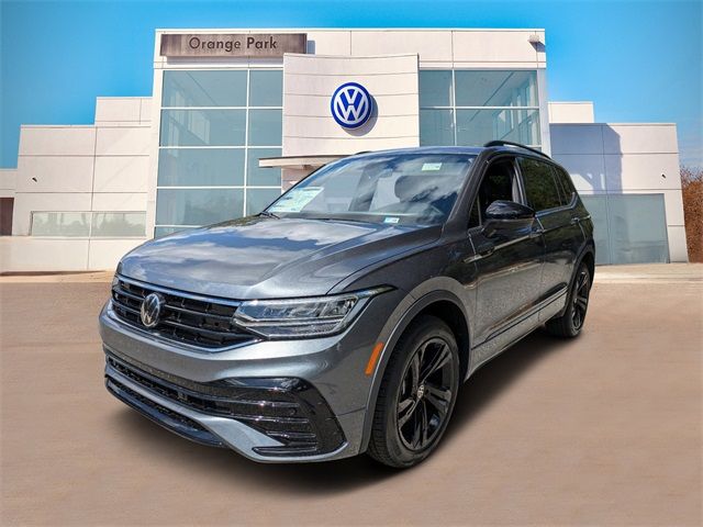 2024 Volkswagen Tiguan SE R-Line Black