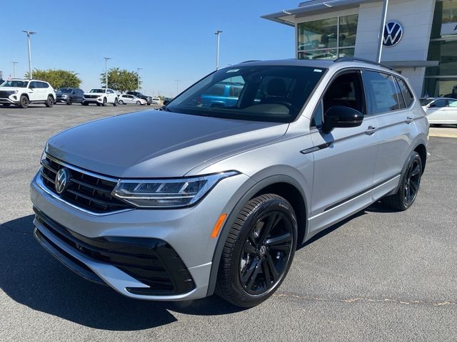 2024 Volkswagen Tiguan/Taos SE R-Line Black