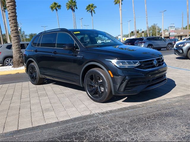 2024 Volkswagen Tiguan SE R-Line Black