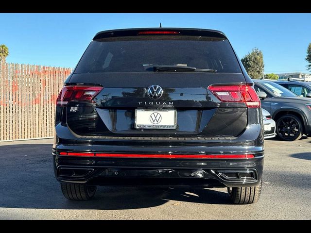 2024 Volkswagen Tiguan SE R-Line Black