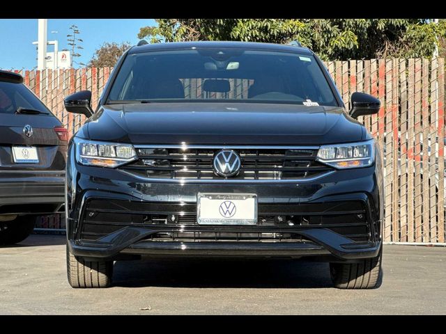 2024 Volkswagen Tiguan SE R-Line Black