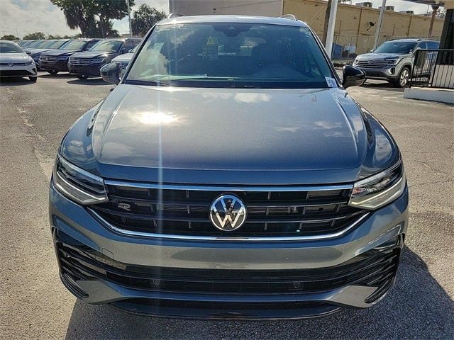 2024 Volkswagen Tiguan SE R-Line Black