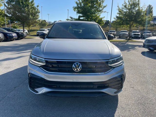 2024 Volkswagen Tiguan/Taos SE R-Line Black