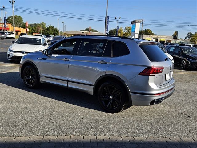 2024 Volkswagen Tiguan SE R-Line Black