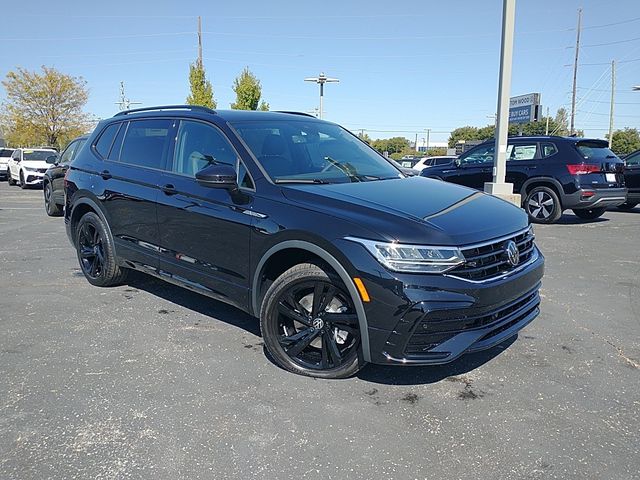 2024 Volkswagen Tiguan/Taos SE R-Line Black