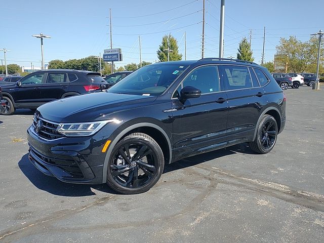 2024 Volkswagen Tiguan/Taos SE R-Line Black