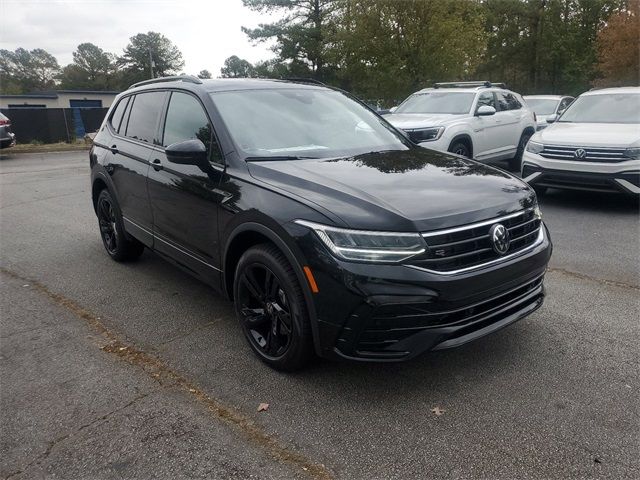 2024 Volkswagen Tiguan SE R-Line Black