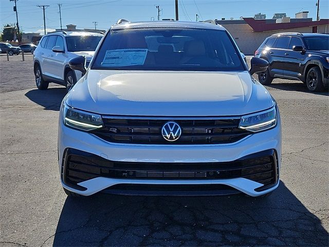 2024 Volkswagen Tiguan SE R-Line Black