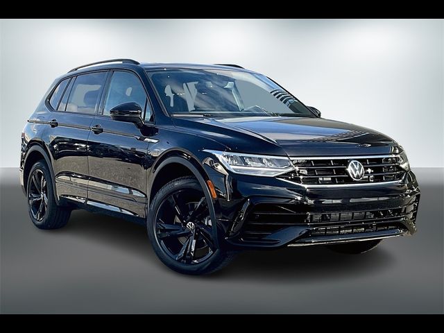 2024 Volkswagen Tiguan SE R-Line Black