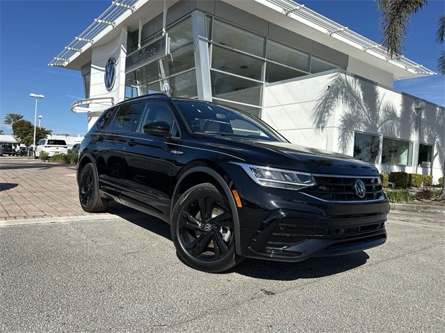 2024 Volkswagen Tiguan SE R-Line Black