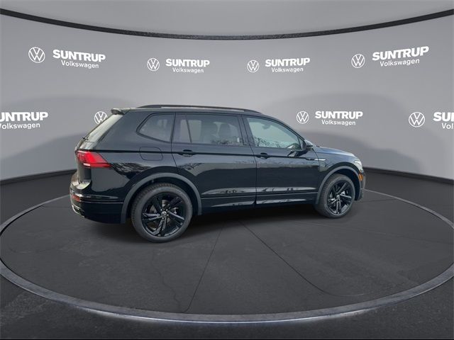 2024 Volkswagen Tiguan SE R-Line Black