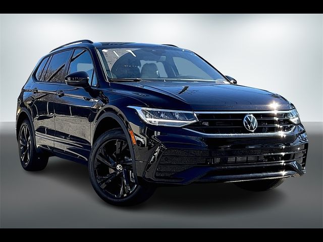 2024 Volkswagen Tiguan SE R-Line Black