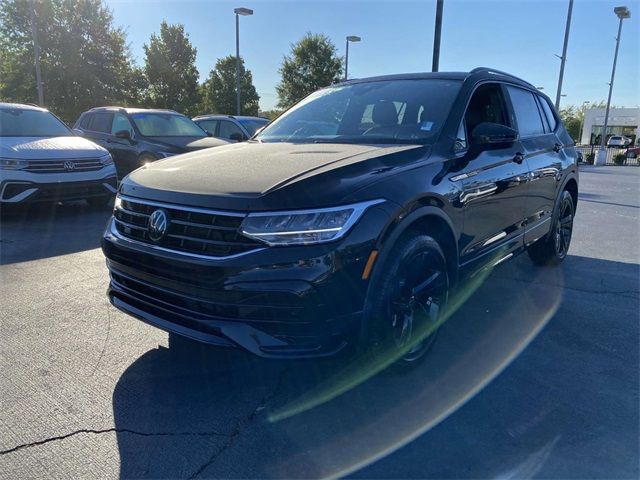 2024 Volkswagen Tiguan/Taos SE R-Line Black