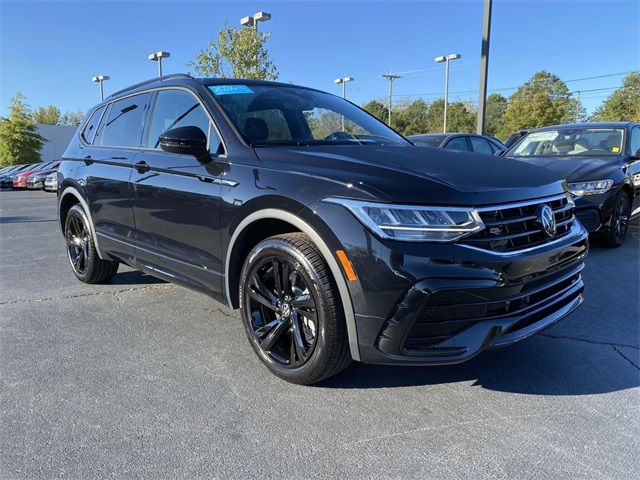 2024 Volkswagen Tiguan/Taos SE R-Line Black