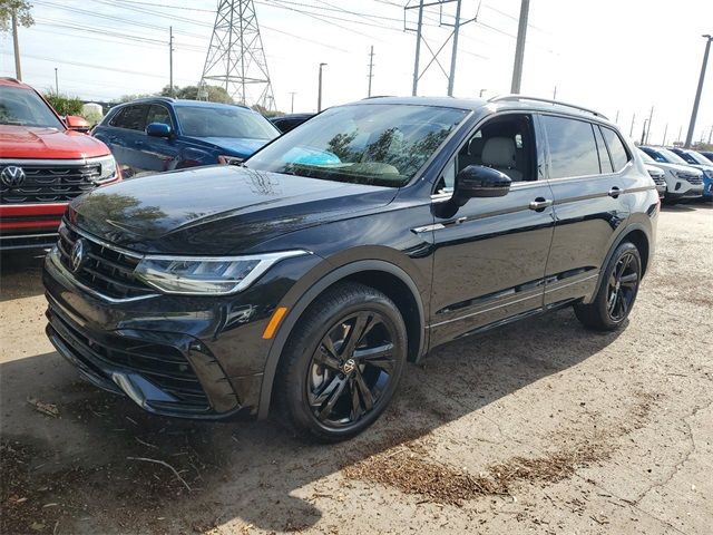 2024 Volkswagen Tiguan SE R-Line Black