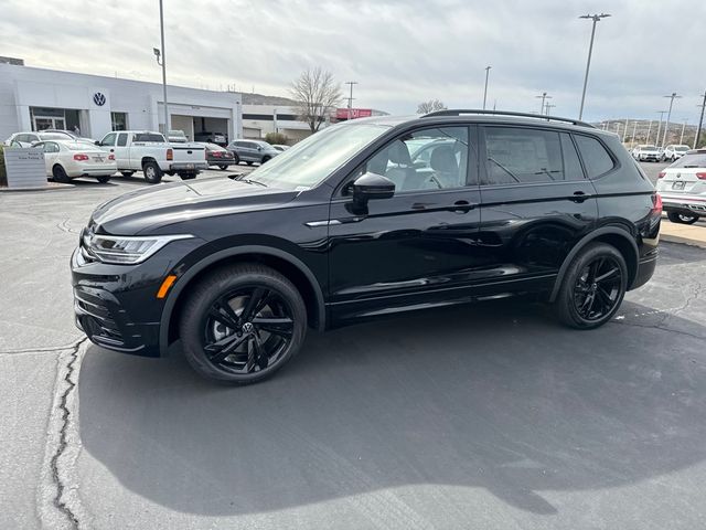 2024 Volkswagen Tiguan SE R-Line Black