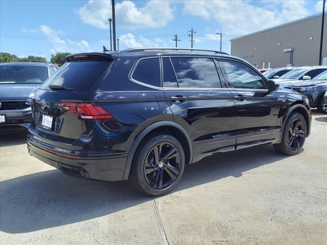 2024 Volkswagen Tiguan SE R-Line Black